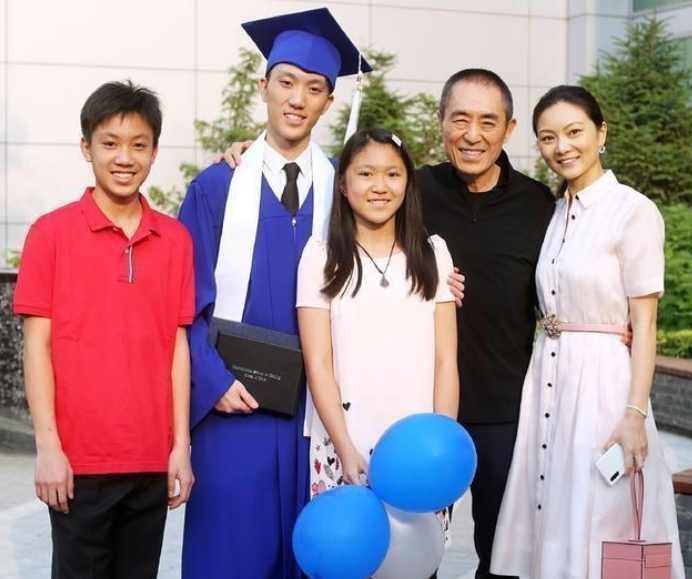 张艺谋|19岁休学为张艺谋生娃，你以为陈婷只会靠脸上位生孩子，那就错了