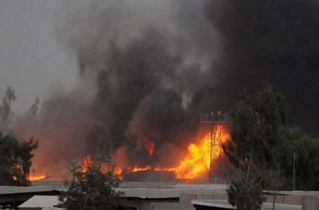 |印度军方自食其果，50枚炸弹齐射命中自家机场，40人当场被炸死