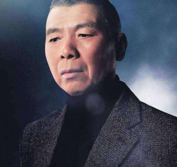 『冯小刚』他曾炮轰观众、直言躺赢,今电影1.56亿惨败、公司拖欠47亿