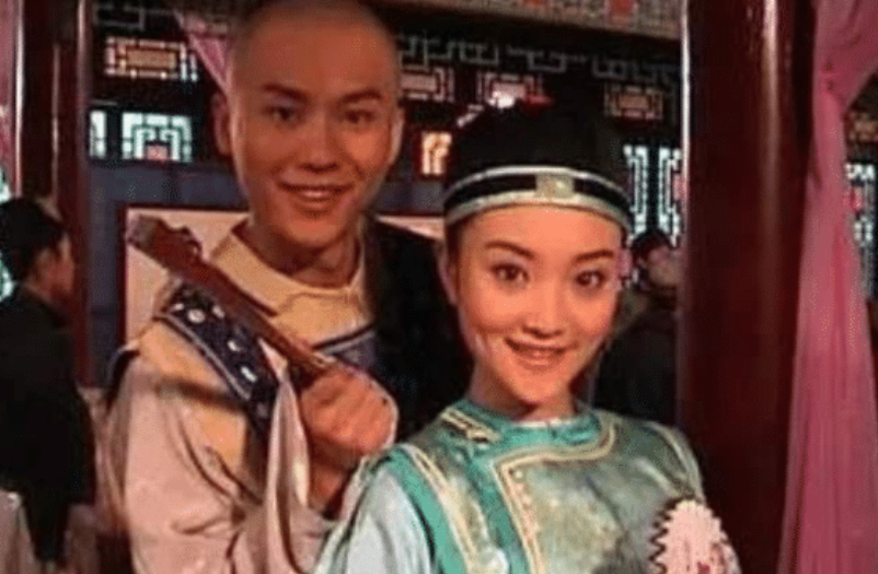 李小璐|李小璐20岁就被李晨“骗到手”，看了她的青涩照后，难怪李晨这么猴急了