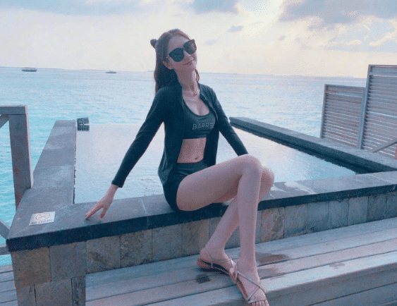 【】她感情不顺拍“三级”意外走红， 如今身价过亿，却很后悔！