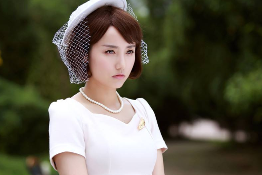 唐嫣|胡歌带她入行，唐嫣将她带火，大家都想娶她，今三十六岁美到犯规