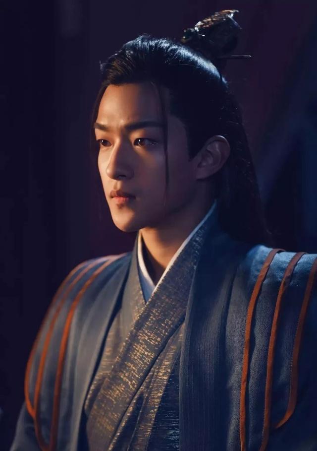 吴京|吴京捧红的那个“白眼狼”现在怎样了呢