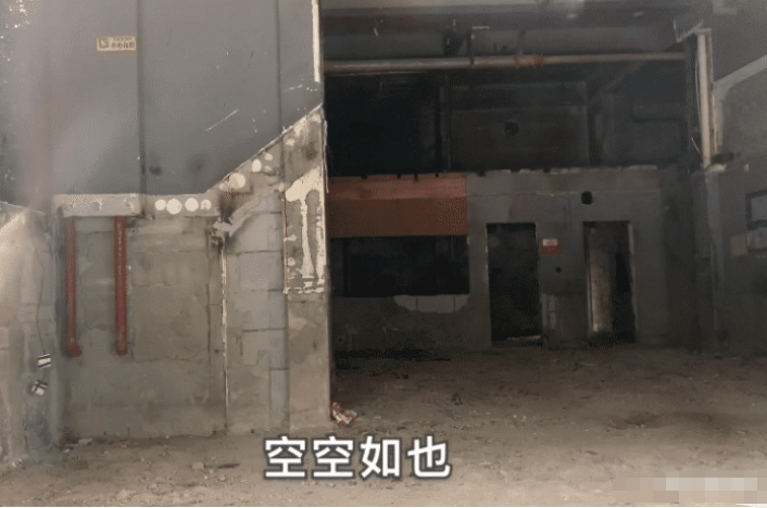 |因房东不让转租，店主将40万的装修全部砸掉，将门面恢复成毛坯房