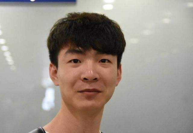 中单|英雄联盟经典问题答案揭晓！职业选手有闪现就不怕石头人大招吗？