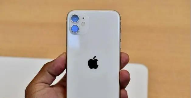 『iphone11』5月份口碑最好的三款手机：都是内行人的首选，你更中意哪款