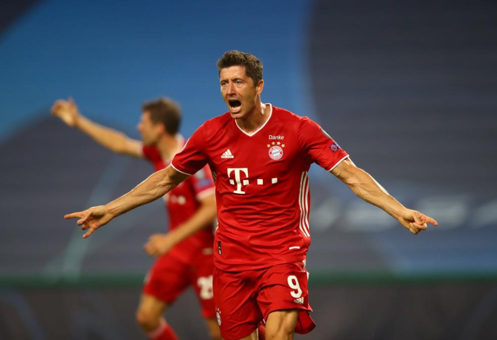 C罗|拜仁“三冠王”,莱万锁定世界足球先生,但他还是没有追上C罗