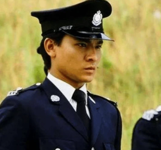 『警察』影帝们的警服照,刘德华帅气,古天乐正气,而他是不可复制的经典!