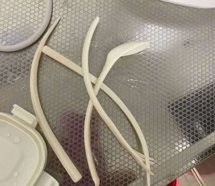 面包：“我中奖了，买了个面包里面全是肉...”隔着屏幕都有阴影了！
