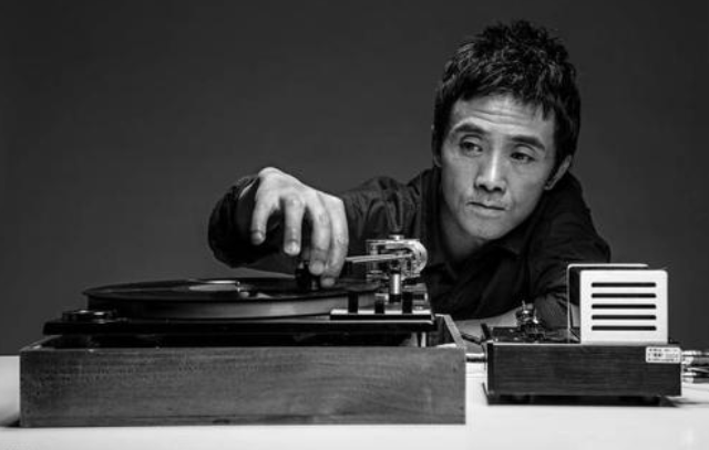 |曾经的摇滚少年,演唱很多脍炙人口的歌曲,如今依然被传唱