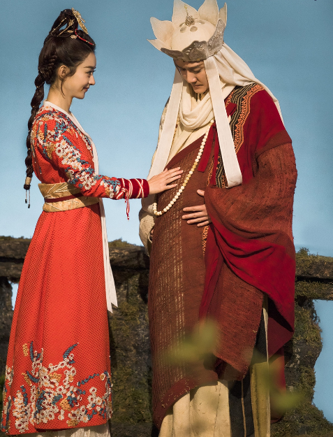 赵丽颖|结婚两年堪比“整容”，冯绍峰还是原来模样，而赵丽颖却换了个人