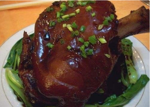 @腊汁蹄髈吃过吗？第一次吃我就爱上了它，香嫩又入味，味道棒极了