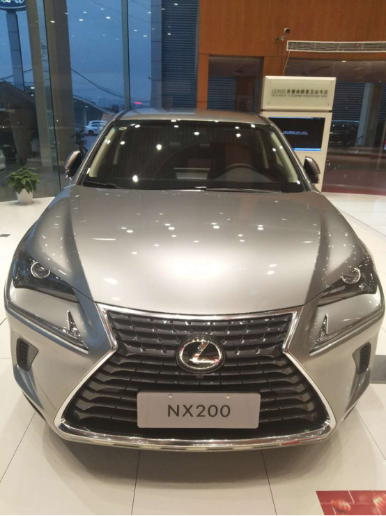 雷克萨斯NX■雷克萨斯NX200 想说爱你并不容易