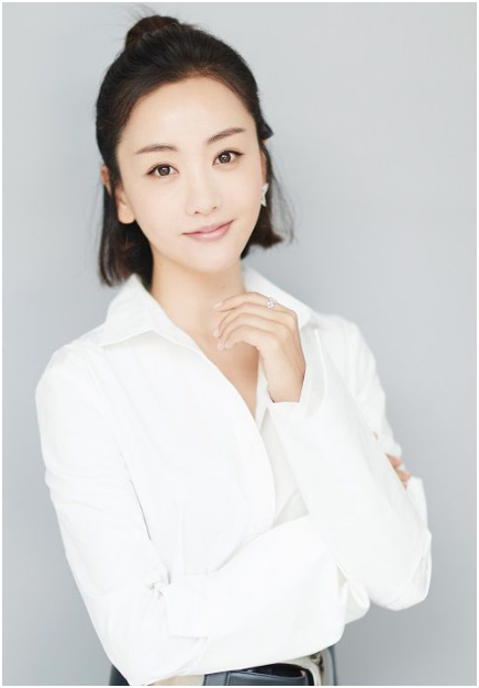 把演员当兼职的女星,颁奖基本不去,出道17年被称为"最懒女星"