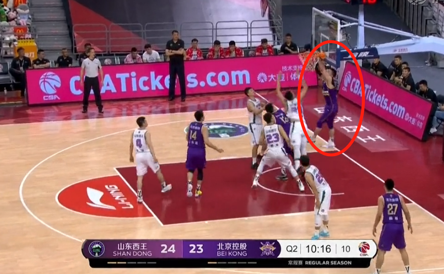 孙悦■大圣归来!孙悦滑翔暴扣+致命三分,马布里挥拳怒吼,外援满眼敬佩!