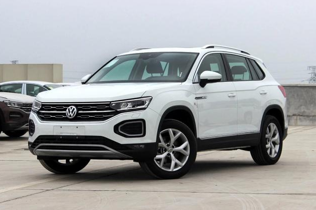 大众汽车：大众探岳全款落地16.7万左右，性价比很突出，整体的热度非常高！