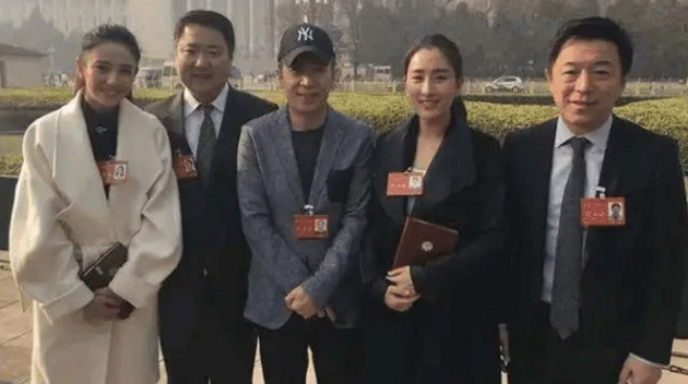 范冰冰|人民大会堂不许化妆,所有明星都被打回原形,看到范冰冰我醉了