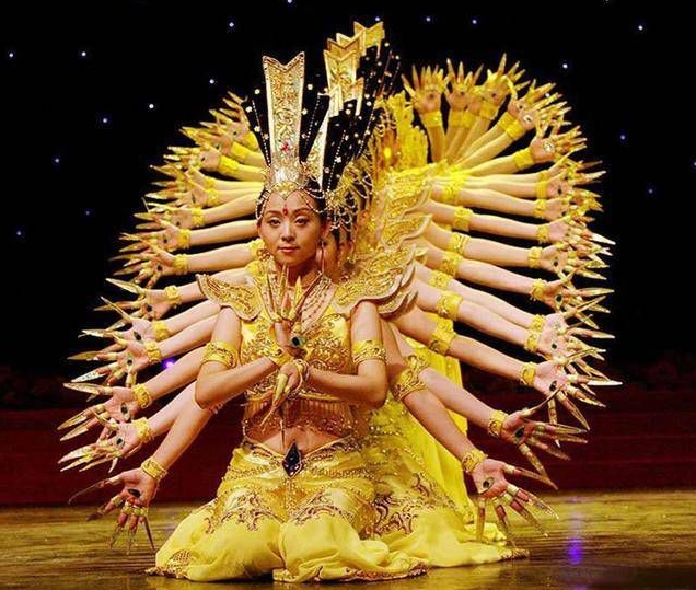 颜夕趣史|2005年《千手观音》聋哑领舞邰丽华，被富商苦追8年，结果如何