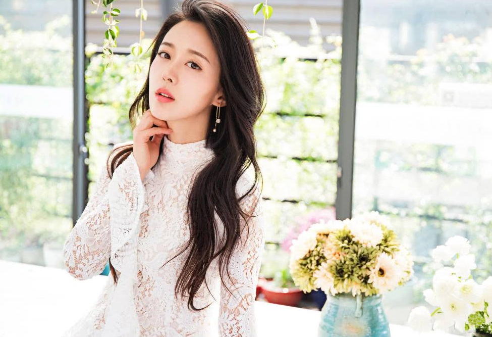 #宝莲灯#《宝莲灯》里的“第一美人”,过得怎样了?今51岁仍韵味十足!