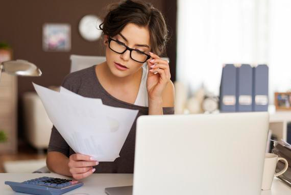 「」工作特别努力却成不了领导的人，一般有这些方面的原因！