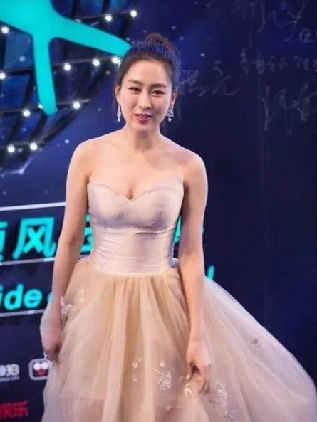 李小璐|104斤马苏与84斤李小璐，仅仅相差20斤，网友：到底差在哪里了？