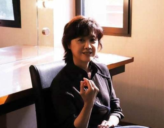 娱乐圈|还记得“中国第一美女”吗？如今已经68岁高龄，依旧美丽动人