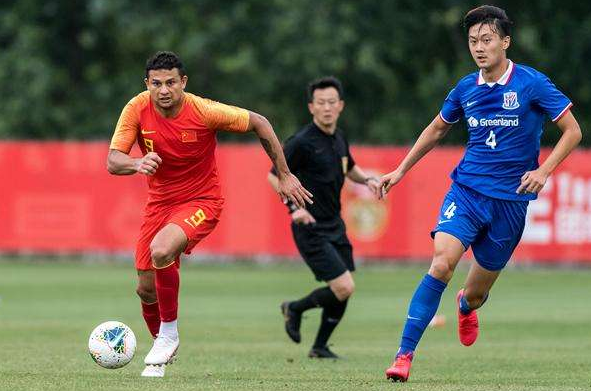 李铁：国足锋线人满为患，米卢向李铁支招，想要出场需具备这些条件