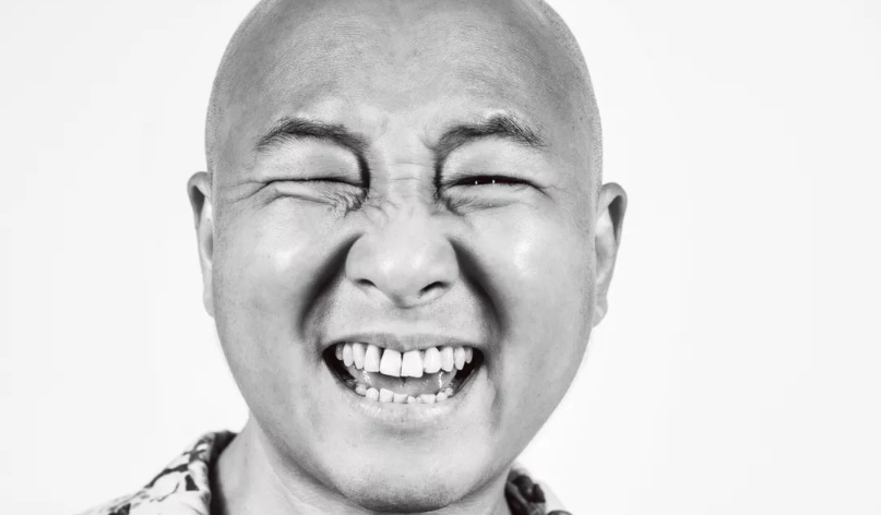 战狼|他是吴京发小，本来是当红歌手，却被吴京骗来演《战狼》大反派！