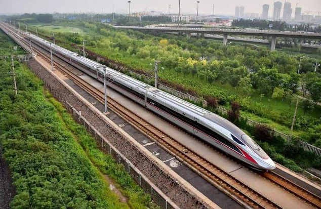 「后代」中国最牛祖坟，后代出了16位皇帝，一直无人敢盗，高铁都要绕着走