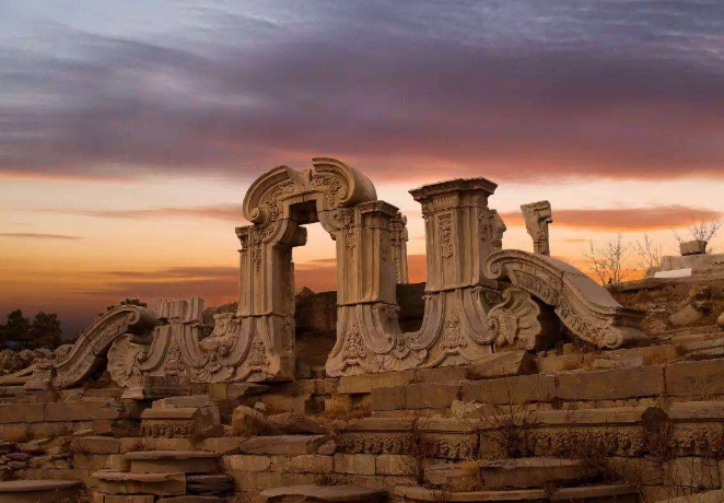 颜夕趣史|中国富豪2.7亿拍下兽首，无偿献给国家，后来才知他赖账没掏钱