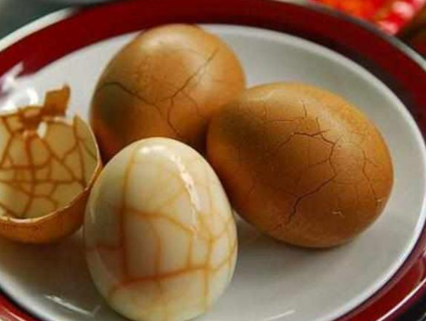 茶叶蛋|茶叶蛋很多人都爱吃，早餐必备，鲜香美味，浓浓的蛋的清香与茶香，紧紧的融合在一起