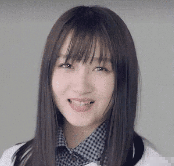 关晓彤|关晓彤离不开美颜？23岁越减越肥，没有ps的照片只能看腿