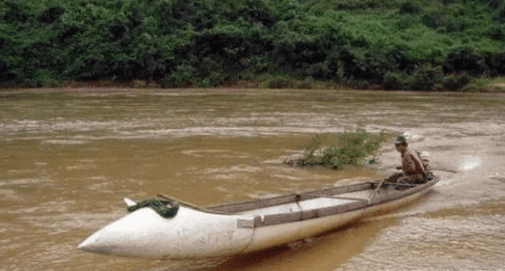 空军|战斗机每次出门都爱扔副油箱,为什么空军不派人去捡回来?