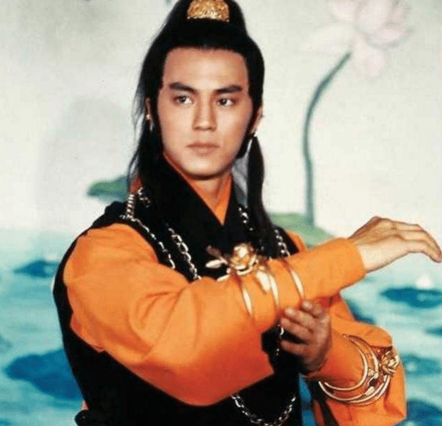 狄龙|73岁狄龙一家近照，隐藏了39年的儿子，原来是我们熟悉的他