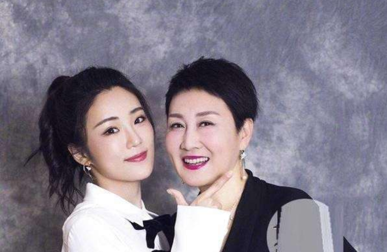 |她们竟然母女关系，这些明星真是藏的太深了，足足被骗了十年！