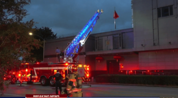 美国|刚关闭美领事馆又开始搞事！1200名美国人空降中国机场，就为了“投毒”？