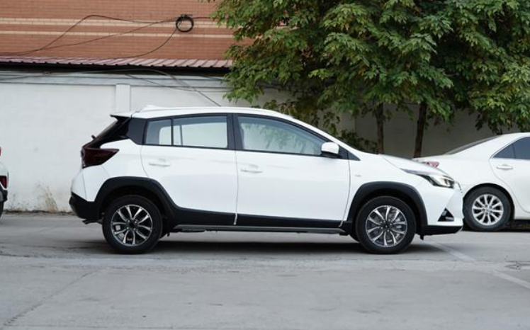 『丰田』丰田被本田压得太久终于爆发,小雷克萨斯,仅8万就配自动挡