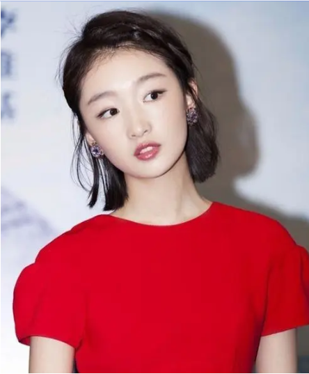 娱乐圈|长得丑却红得“一塌糊涂”的7大女星，网友：前两名必须是靠实力