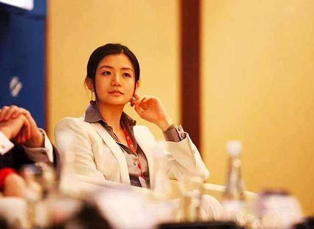 阿里巴巴|硅谷美女高管被马云挖走,许诺:来阿里上班,就送一辆劳斯莱斯