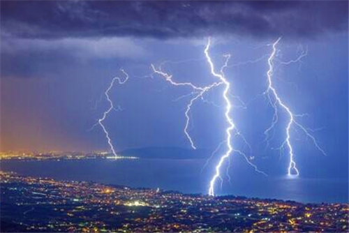 [科学家]世界放射性最强的人，尸体不能火化，只能装进特制的铅棺材中深埋