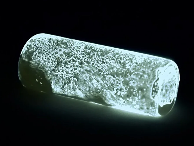 |他收集6.8吨尿液，想要提取黄金，却意外发现一种改变世界的元素