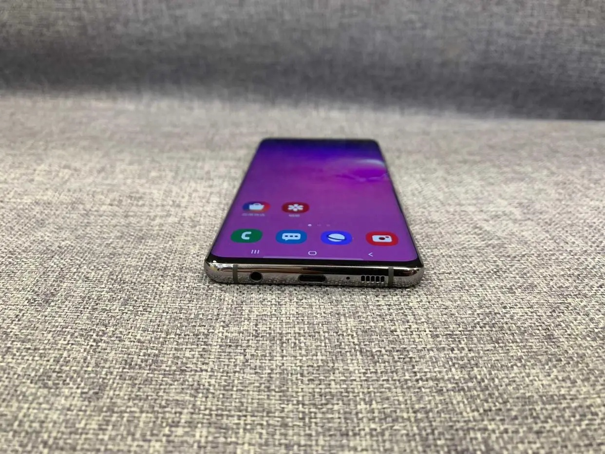 『三星galaxy s10』从iPhone XR换到三星S10+，自用一个月后体验。