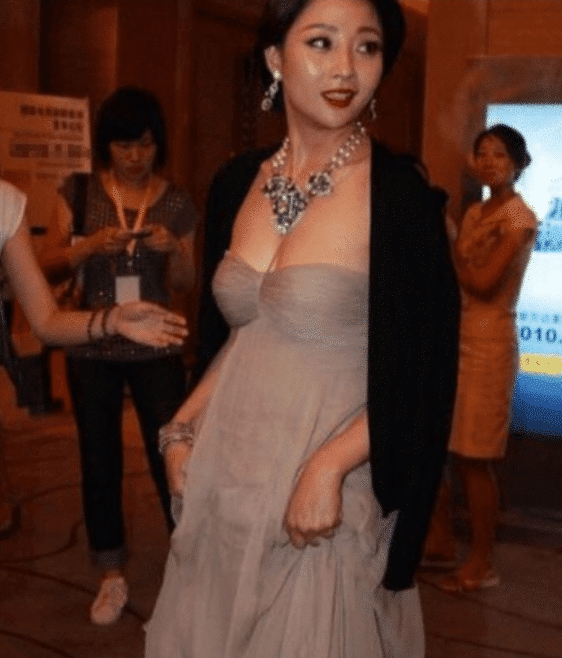 殷桃|她曾迷死一大片男人，却不结婚不生孩子，今41岁甜的像个水蜜桃