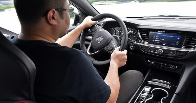 #吉利汽车#手握22万老婆非要买凯美瑞，可我却偷偷提了它，老师傅：内行人！