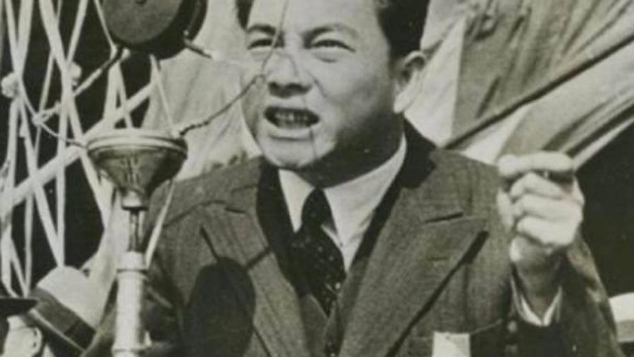 夏朝：汪精卫儿子回国祭祖，看到父母跪像，咬牙说了10字，字字扎心