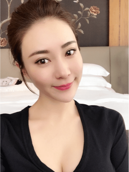 王晶@被王晶发掘时才读大二，拍3部电影狂捞31亿，今成“最美晶女郎”！