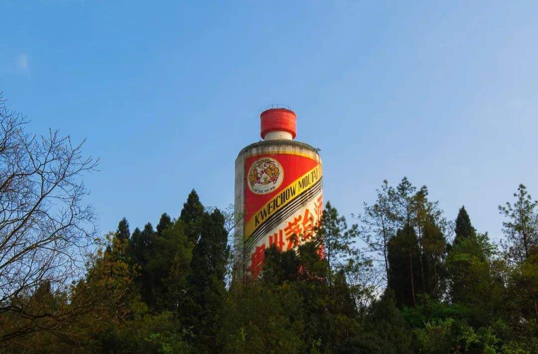 人民日报|人民日报公开怒批茅台，网友沸腾，谁在为变味的茅台买单