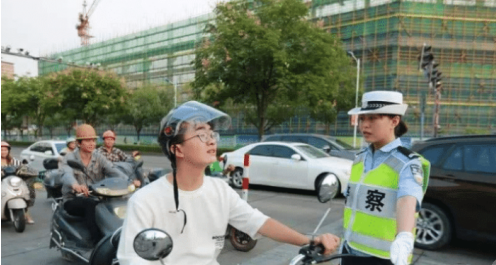 ■100亿头盔市场“休克”？头盔价格“闪崩”，倒爷们要哭了
