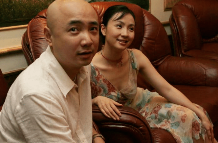 徐峥|有种“实在”叫徐峥两口子，当镜头往下移，网友：真是满满的亮点