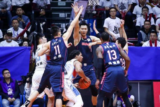 广东男篮■易建联或可安心退役!30+17新星横空出世,有望成内线新核心